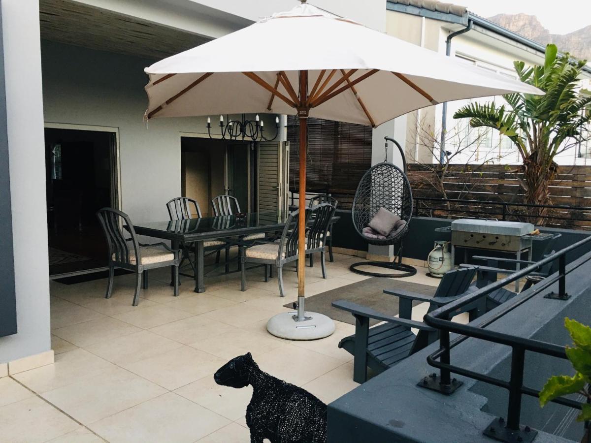 Lejlighed i Camps Bay på 270 m². Soveværelser: 2. Private badeværelser: 2. Kapstaden Eksteriør billede
