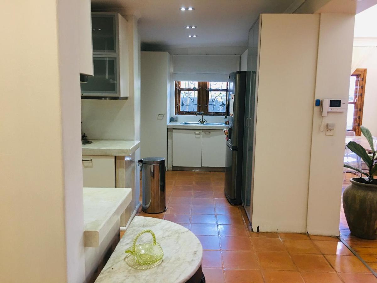 Lejlighed i Camps Bay på 270 m². Soveværelser: 2. Private badeværelser: 2. Kapstaden Eksteriør billede
