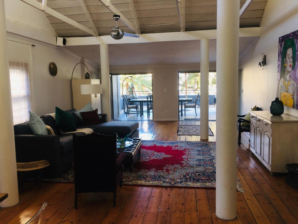 Lejlighed i Camps Bay på 270 m². Soveværelser: 2. Private badeværelser: 2. Kapstaden Eksteriør billede