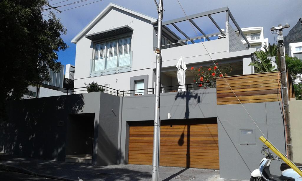 Lejlighed i Camps Bay på 270 m². Soveværelser: 2. Private badeværelser: 2. Kapstaden Værelse billede