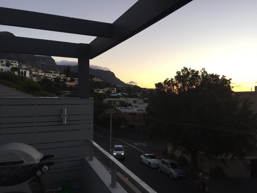Lejlighed i Camps Bay på 270 m². Soveværelser: 2. Private badeværelser: 2. Kapstaden Eksteriør billede