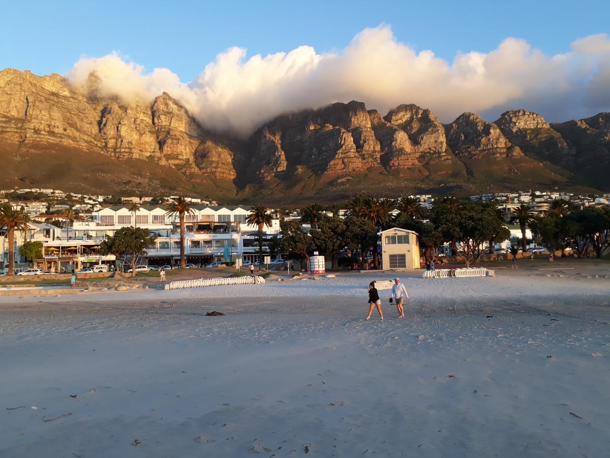 Lejlighed i Camps Bay på 270 m². Soveværelser: 2. Private badeværelser: 2. Kapstaden Eksteriør billede