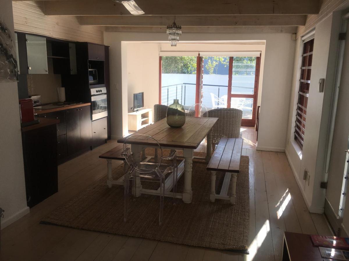 Lejlighed i Camps Bay på 270 m². Soveværelser: 2. Private badeværelser: 2. Kapstaden Eksteriør billede
